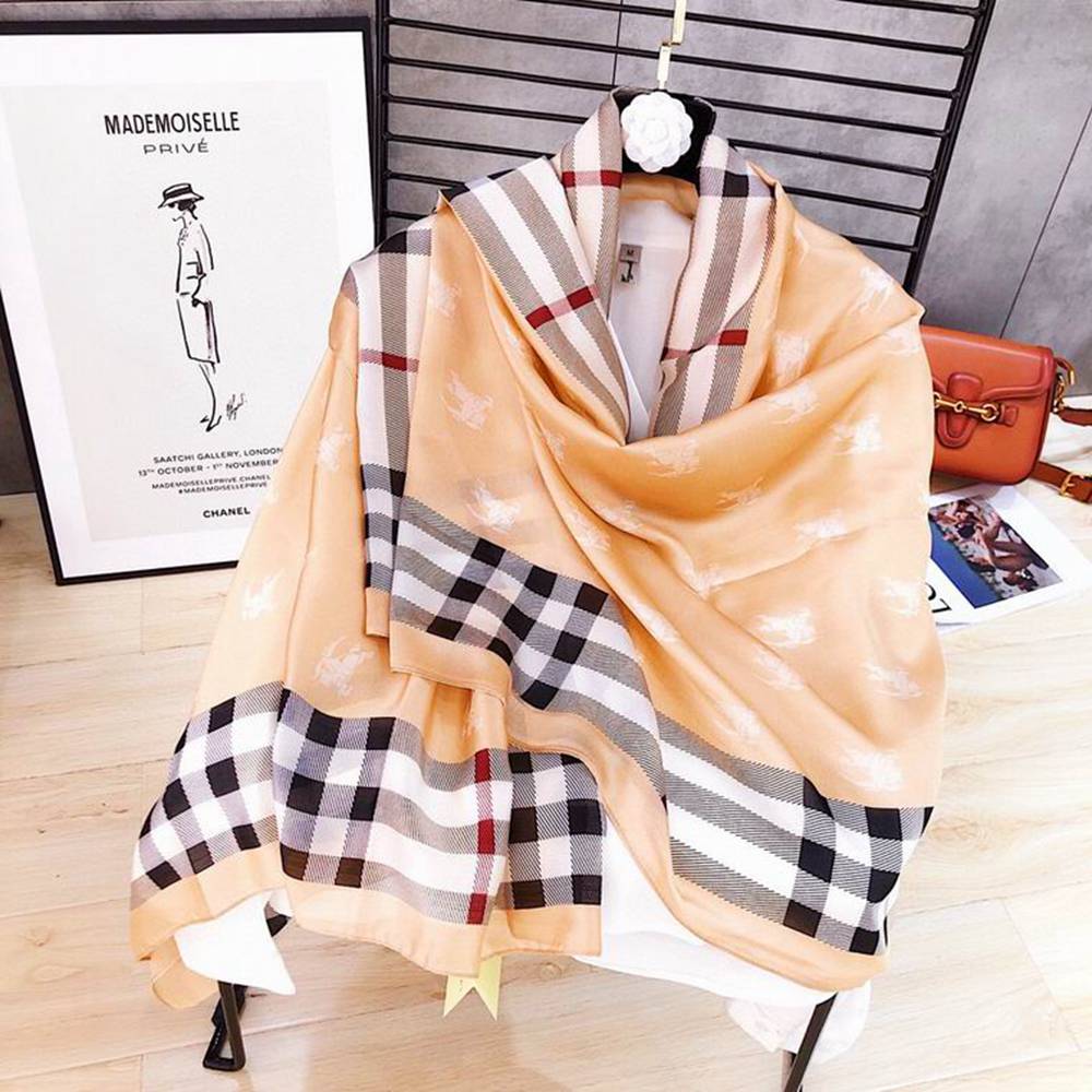 Bv*b*rry Scarf